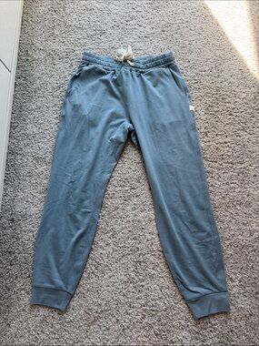 Vuori performance jogger size small